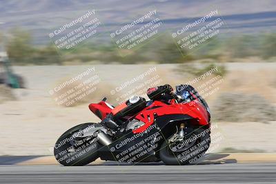 media/Nov-16-2025-Race Pace (Sun) [[8c5fa54630]]/Verified Riders/7-Turn 4 (1155am)/